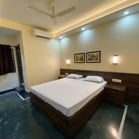 Shivam Hotels كولكاتا المظهر الخارجي الصورة