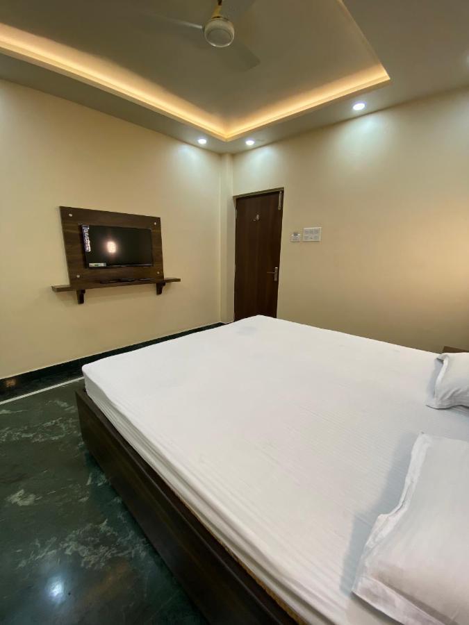 Shivam Hotels كولكاتا المظهر الخارجي الصورة