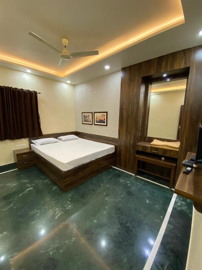 Shivam Hotels كولكاتا المظهر الخارجي الصورة